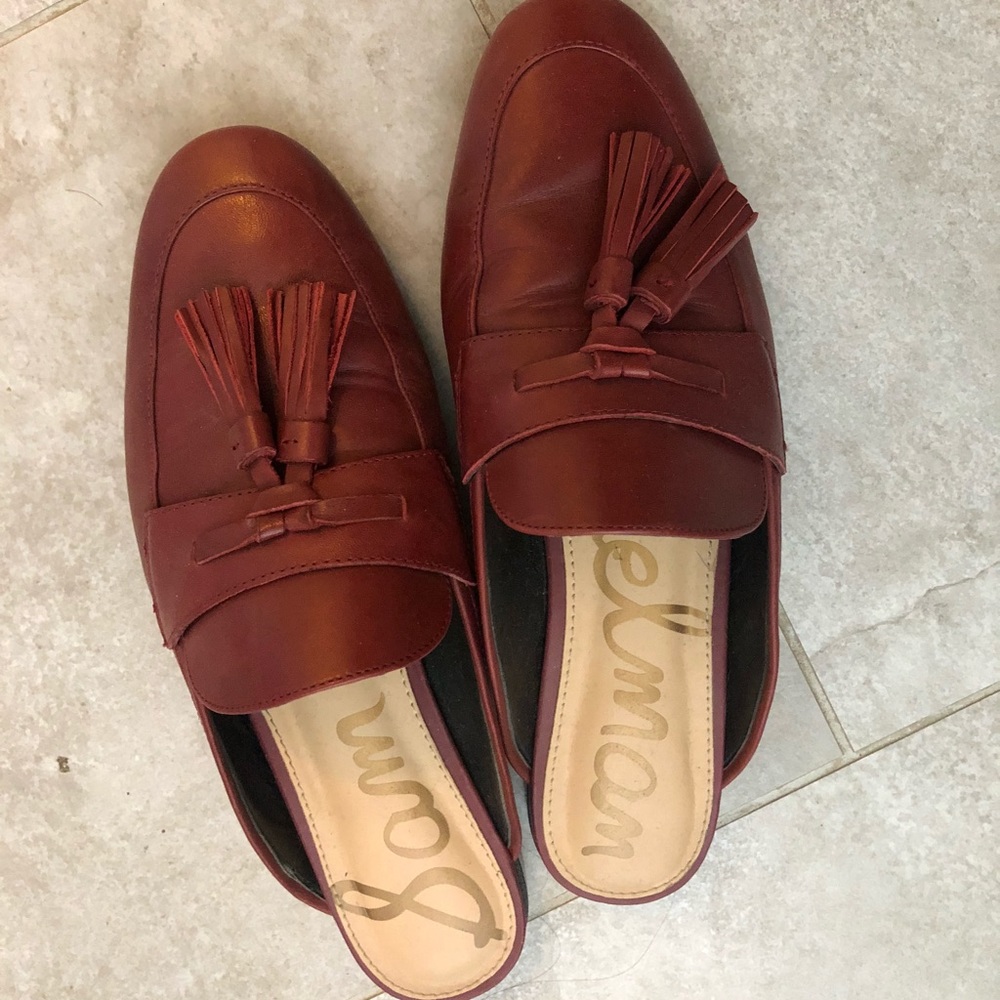 Sam Edelman backless loafer in burgandi color